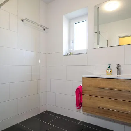Moderne Ferienwohnung-axams Apartman
